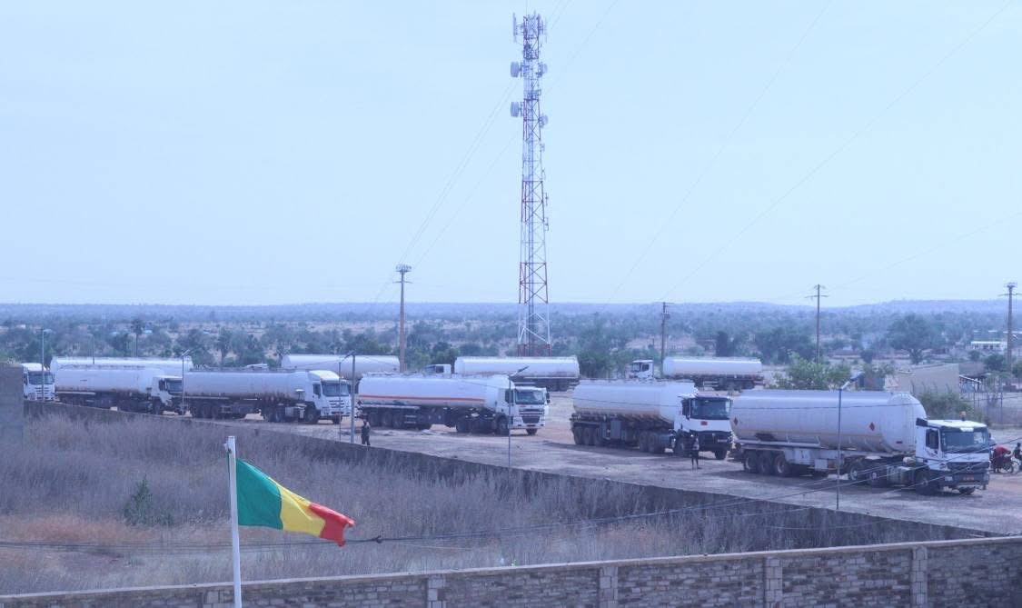 Bandiagara : Le Gouverneur reçoit les citernes de carburant et met fin à plusieurs jours de pénurie
