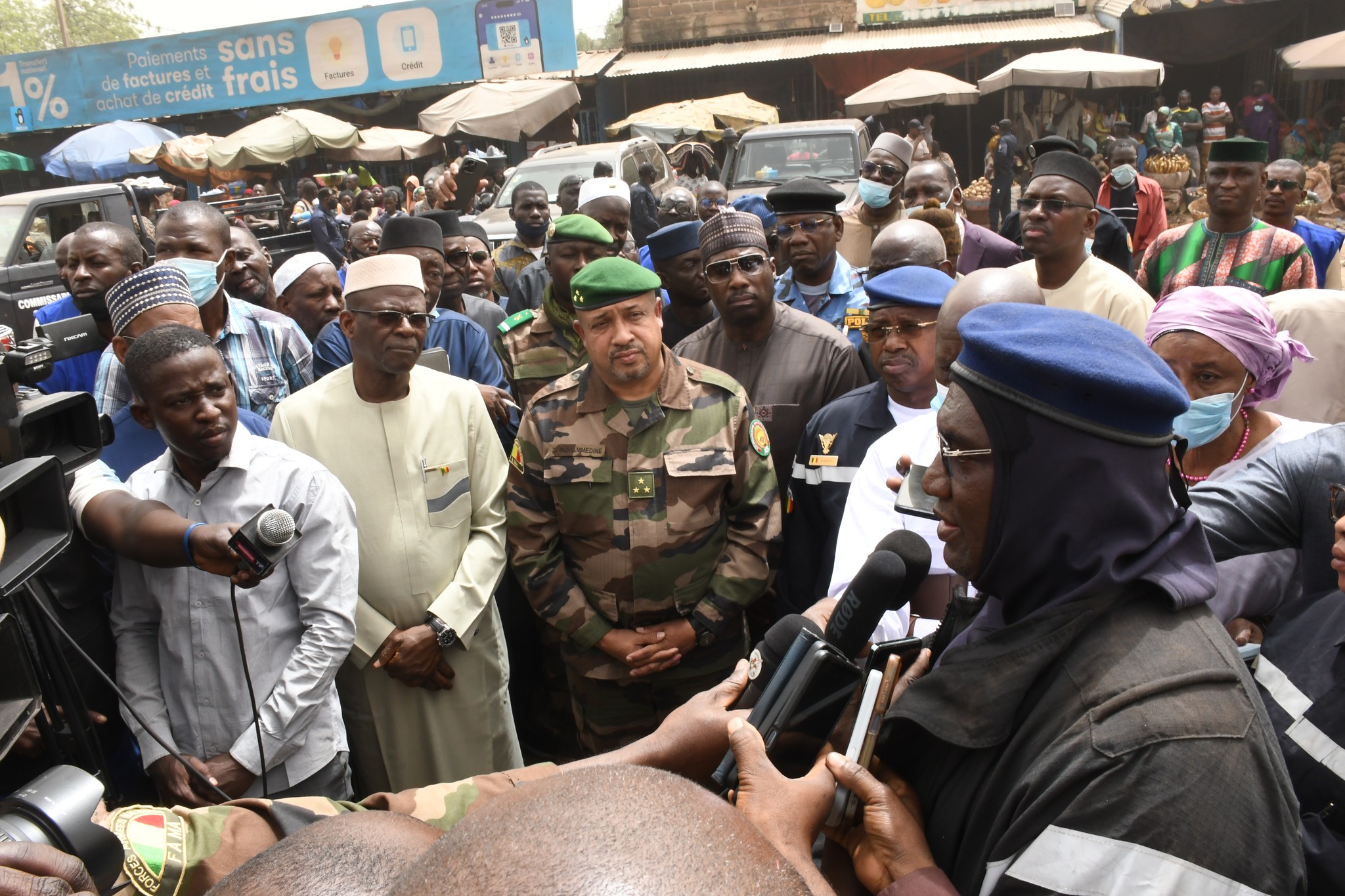 Marché de Médine en flammes : intervention rapide des ministres et élan de solidarité générale